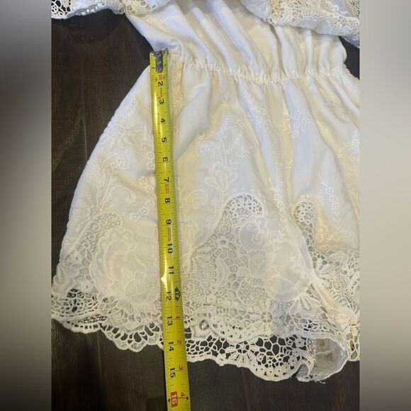 Abercrombie and Fitch White Lace Eyelet Embroidered Romper Size Medium - Picture 8 of 12